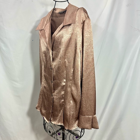 Essentials by Milano metallic gold button down shirt size L - Picture 5 of 9
